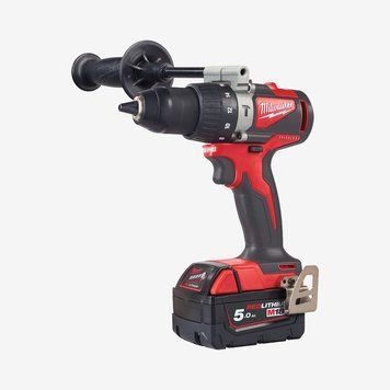Дрель-шуруповерт с ударом аккумуляторная MILWAUKEE, M18 BLPD2-502X 4933464517 фото