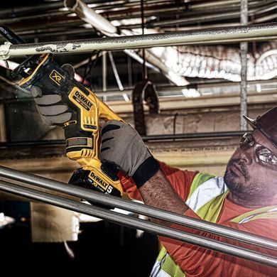 Пила сабельная аккумуляторная бесщеточная DeWALT DCS367N DCS367N фото