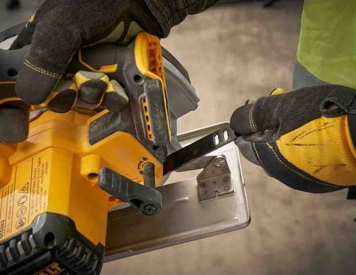 Пилка дискова по металу акумуляторна DeWALT DCS383N DCS383N фото