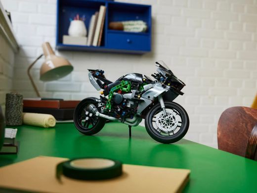 Конструктор LEGO Technic Мотоцикл Kawasaki Ninja H2R (374965)