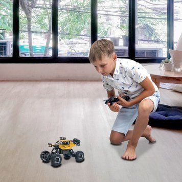 Автомобиль OFF-ROAD CRAWLER на р/у &ndash; CAR VS WILD (золотой, аккум. 3,6V, метал. корпус, 1:20)