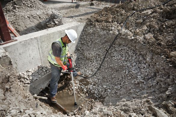Насос для води ручной аккумуляторный MILWAUKEE, M12 BSWP-0 4933479639 фото