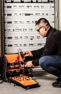 Рюкзак электрика Neo Tools 01-313 31 предмет 01-313 фото