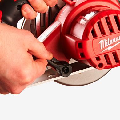 Пила дискова ручна акумуляторна MILWAUKEE, HD18 CS-402B 4933441400 фото