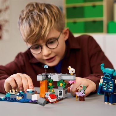 Конструктор LEGO Minecraft Зустріч із Боронителем 238 деталей (21274)