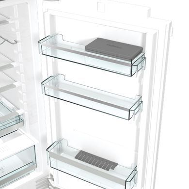 Gorenje Холодильник встраиваемый с нижн. мороз., 177х55х54см, 2 дв., 180(68)л, А+, NF, Зона св-ти, Дисплей, белый NRKI218EA0 фото