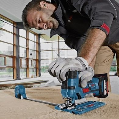 Аккумуляторный лобзик Bosch GST 18 V-LI S без аккумулятора 06015A5100 06015A5100 фото