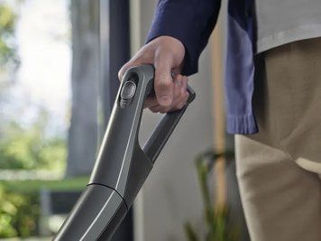 Miele Пилосос безпровідний, 170Вт, сухе прибирання, конт пил -0,5л, автон. робота до 60/240хв, графітово сірий, блакитний (373683) 41MUL113UA фото
