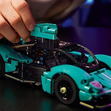 Конструктор LEGO Technic Aston Martin Valkyrie 707 деталей (42208)
