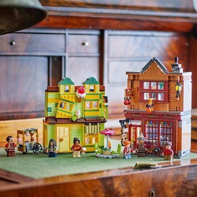 Конструктор LEGO Harry Potter Якісні товари для квідичу і кафе з морозивом 795 деталей (76452)