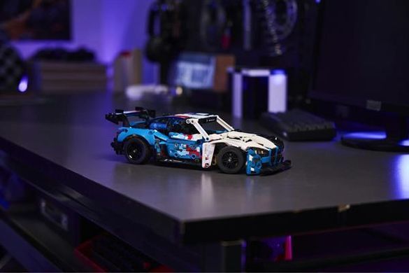 Конструктор LEGO&reg; Technic Автомобіль для перегонів BMW M4 GT3 EVO 747 деталей (42226) dt_186727 фото