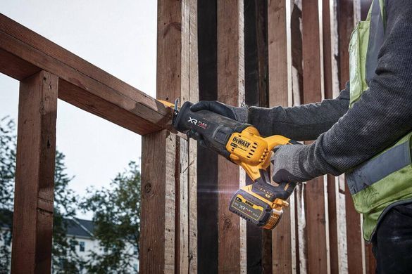Пила сабельная аккумуляторная DeWALT DCS386NT DCS386NT фото