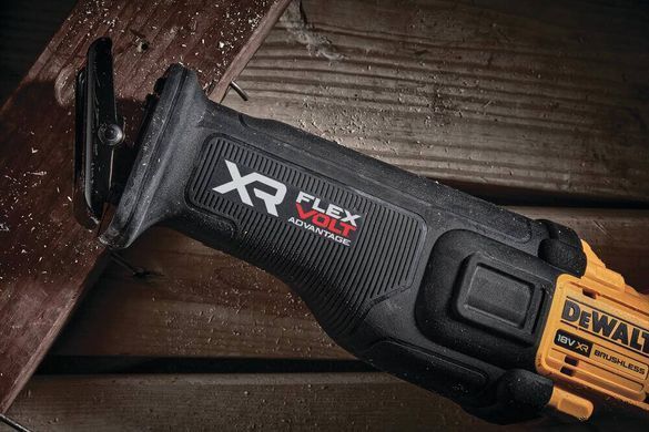 Пила сабельная аккумуляторная DeWALT DCS386NT DCS386NT фото