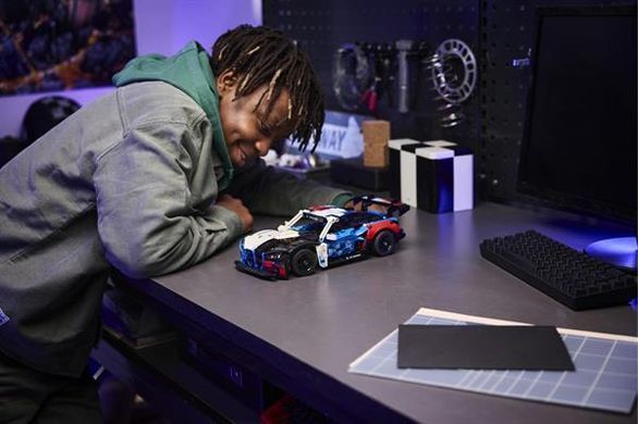 Конструктор LEGO&reg; Technic Автомобіль для перегонів BMW M4 GT3 EVO 747 деталей (42226) dt_186727 фото