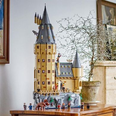 Конструктор LEGO Harry Potter Замок Гоґвортс головна вежа 2135 деталей (76454)