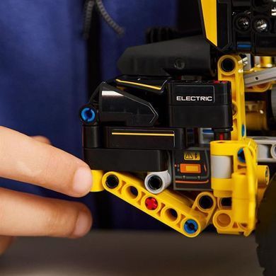 Конструктор LEGO Technic Колісний навантажувач Volvo L120 Electric 973 деталі (42209)