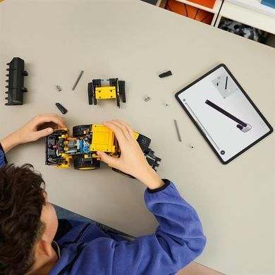 Конструктор LEGO Technic Колісний навантажувач Volvo L120 Electric 973 деталі (42209)