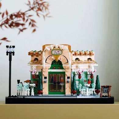 Конструктор LEGO Icons Французская кофейня