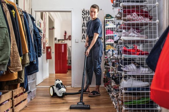 Karcher Пилосос контейнерний VC 3, 700Вт, конт пил -0.9л, НЕРА 13, білий (378516) 1.198-051.0 фото