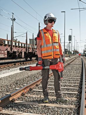 Гайковерт аккумуляторный для рельс 1'' MILWAUKEE, M18 FUEL FHIWF1R-0C 4933493140 фото